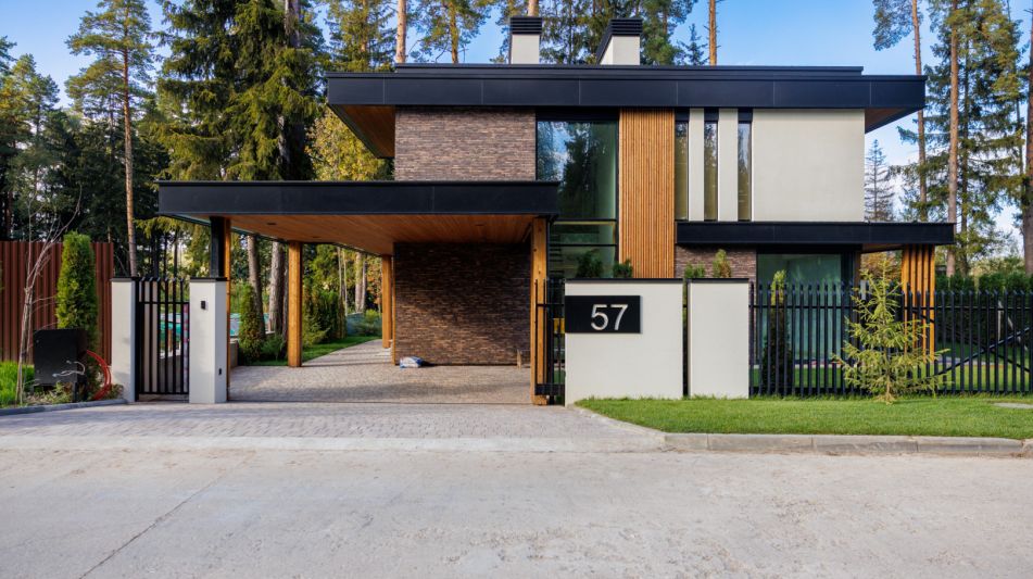 Дом у озера в КП Усадьба