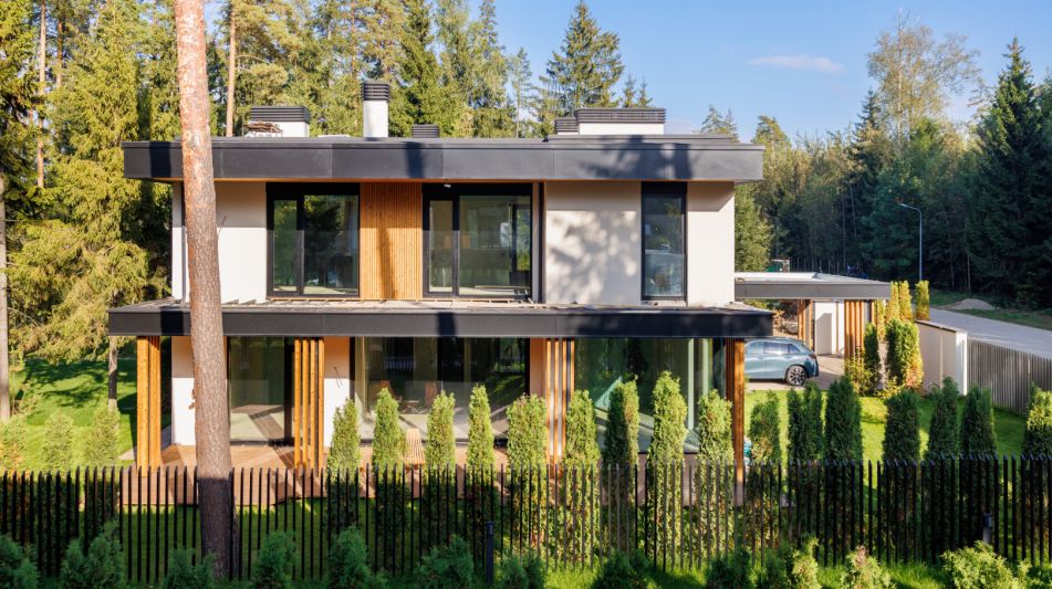 Дом у озера в КП Усадьба