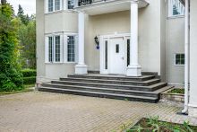 Дом на лесном участке в Николино