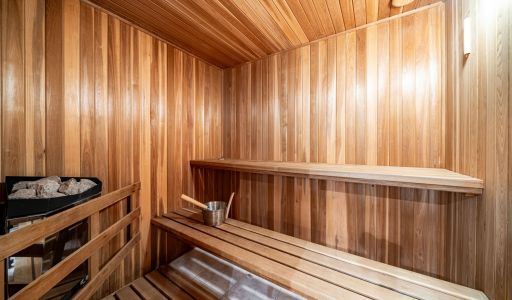 Дом на лесном участке в Николино