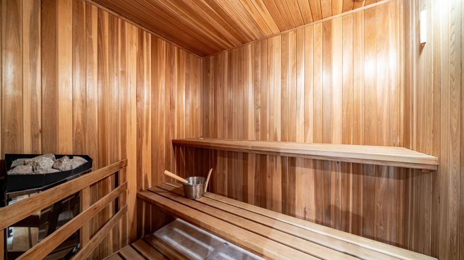 Дом на лесном участке в Николино