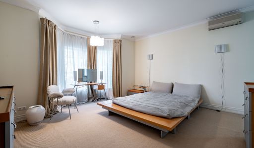 Дом на лесном участке в Николино