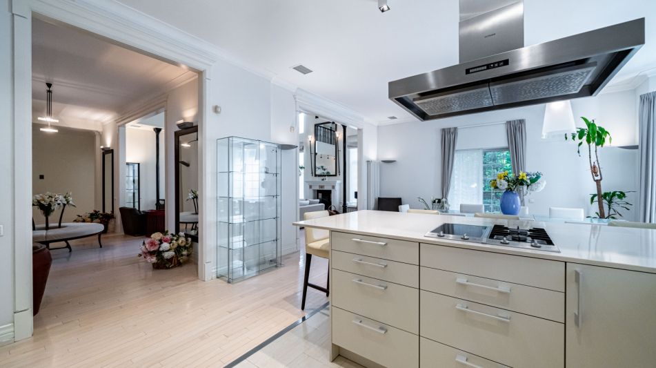 Дом на лесном участке в Николино