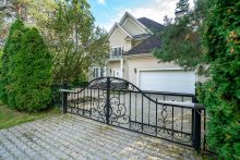 Дом на лесном участке в Николино