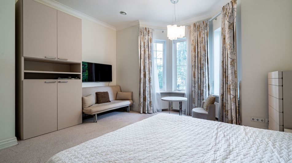 Дом на лесном участке в Николино