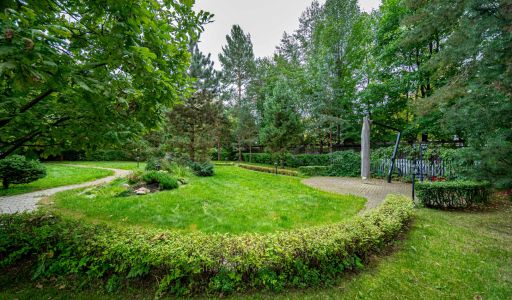 Дом на лесном участке в Николино