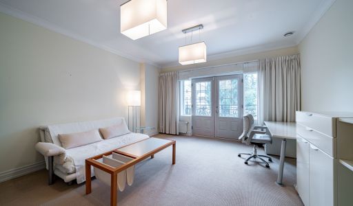 Дом на лесном участке в Николино