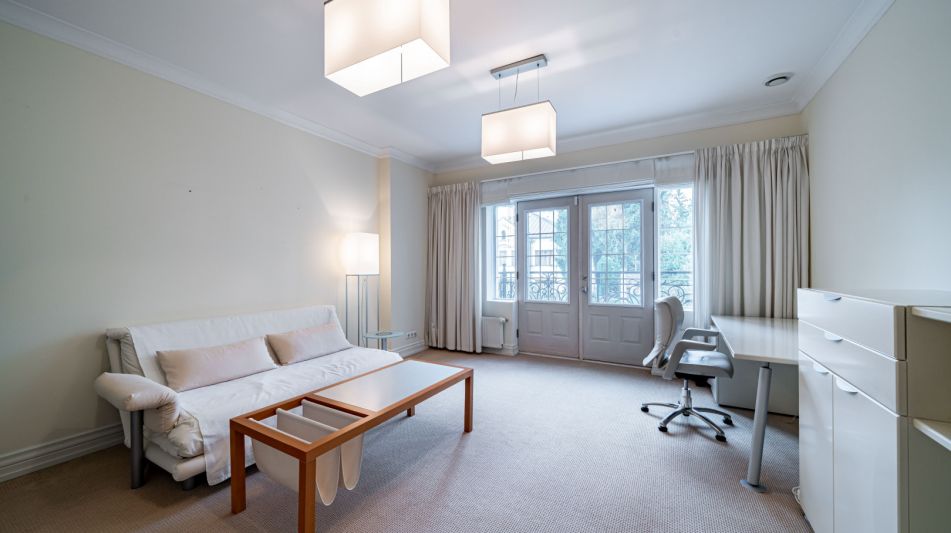 Дом на лесном участке в Николино