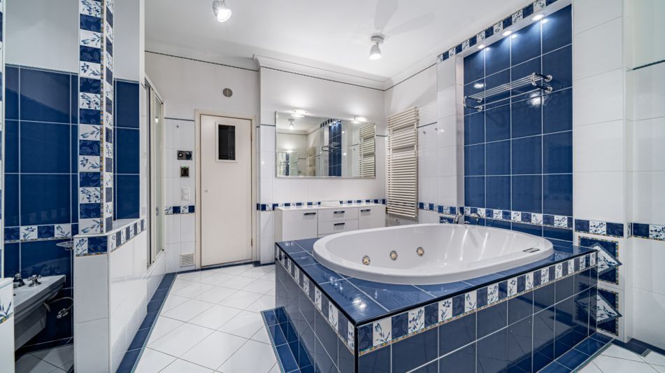 Дом на лесном участке в Николино