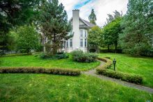 Дом на лесном участке в Николино