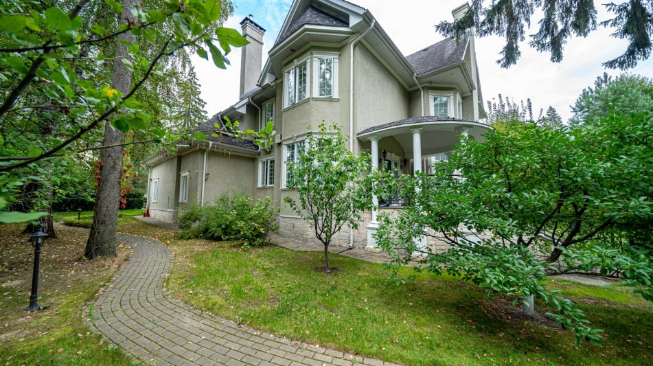 Дом на лесном участке в Николино