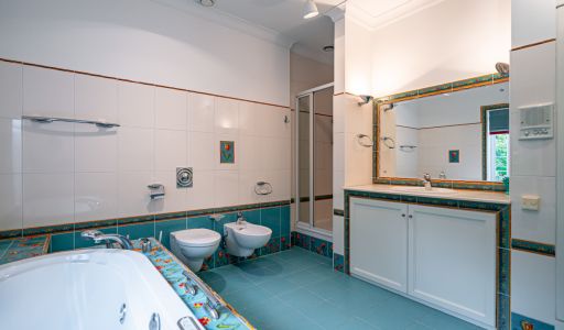 Дом на лесном участке в Николино