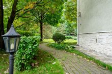 Дом на лесном участке в Николино