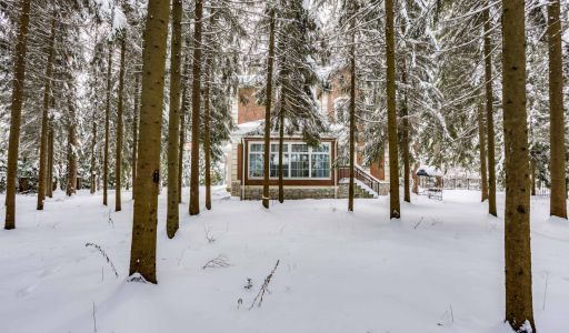 Дом на лесном участке в КП Шервуд