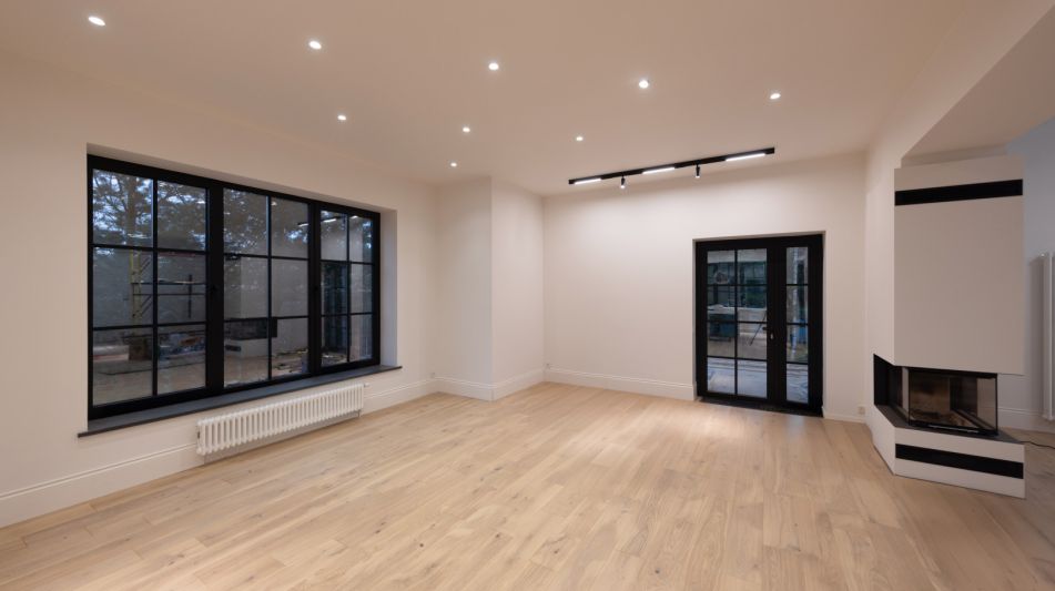 Стильный дом в КП Европа-1