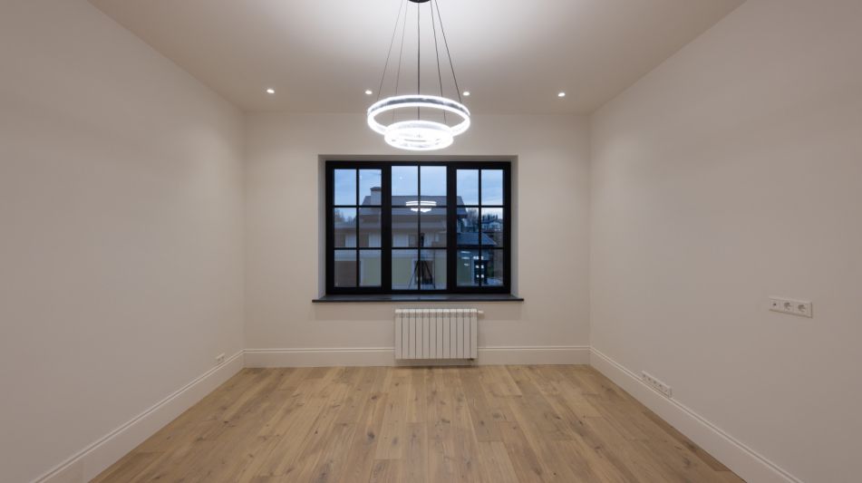 Стильный дом в КП Европа-1