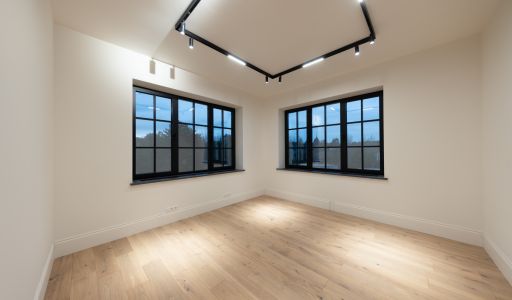 Стильный дом в КП Европа-1