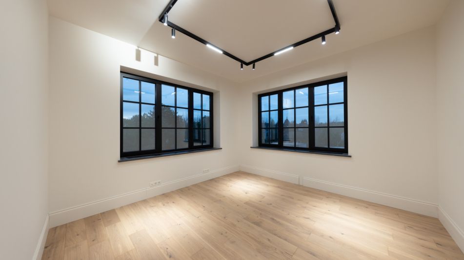 Стильный дом в КП Европа-1