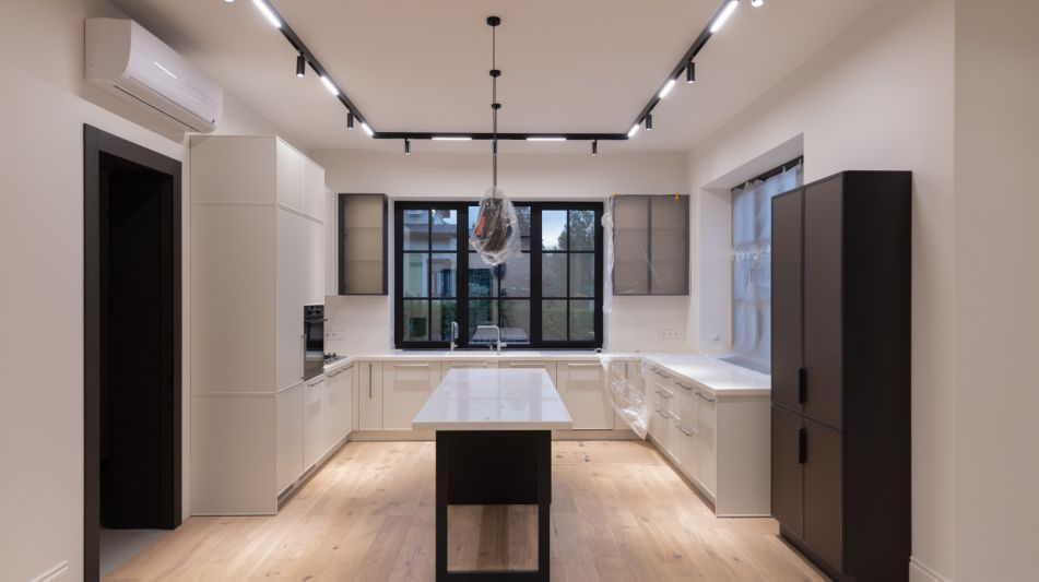 Стильный дом в КП Европа-1