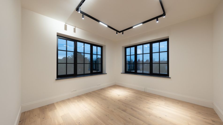 Стильный дом в КП Европа-1