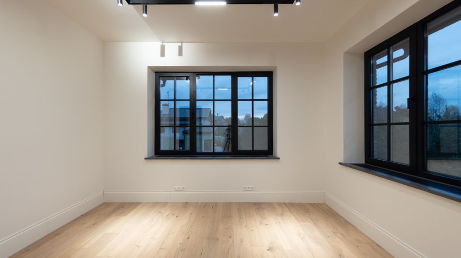 Стильный дом в КП Европа-1