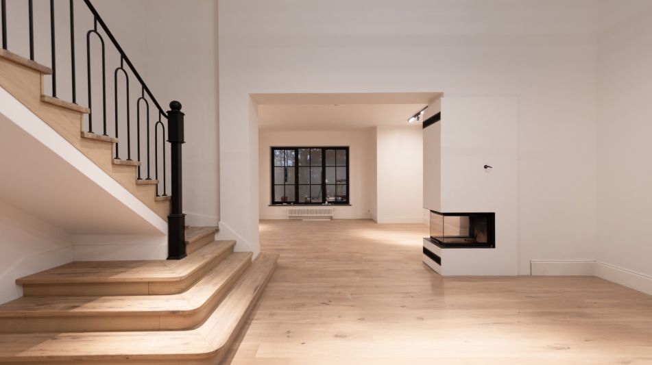 Стильный дом в КП Европа-1