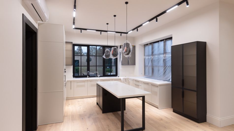 Стильный дом в КП Европа-1