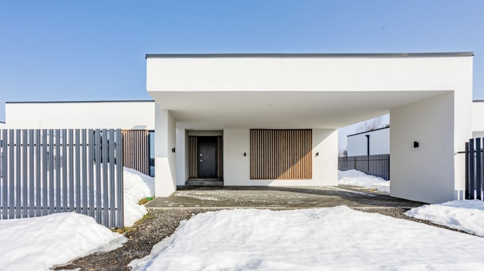 Дом в современном стиле в Исаково