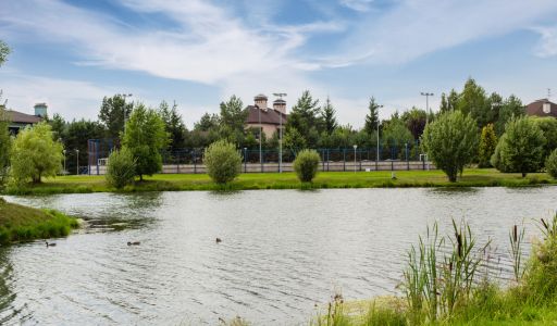 Дом на лесном участке в Бенилюксе