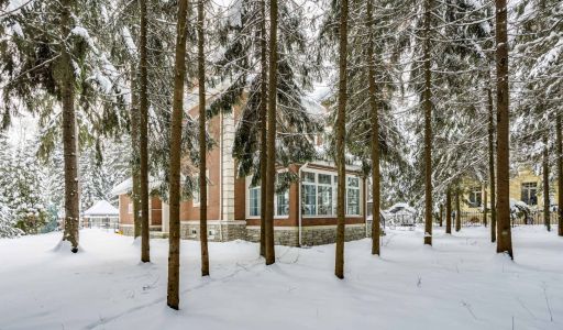 Дом на лесном участке в КП Шервуд