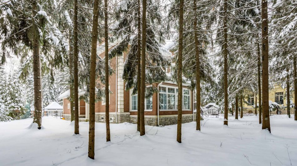 Дом на лесном участке в КП Шервуд