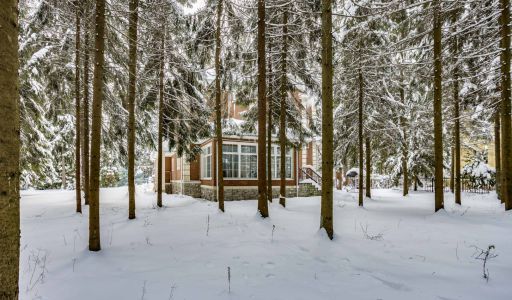 Дом на лесном участке в КП Шервуд