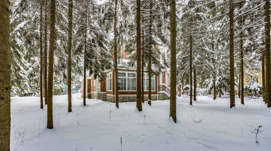 Дом на лесном участке в КП Шервуд