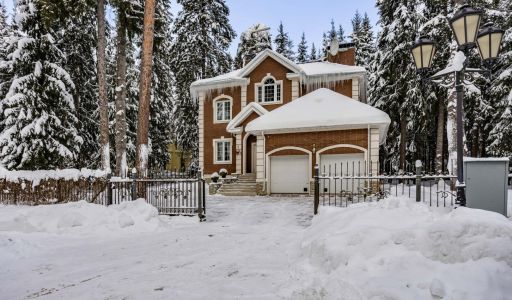 Дом на лесном участке в КП Шервуд