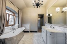 Дом с теннисным котом в СНТ Пламя