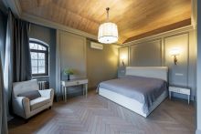 Дом с теннисным котом в СНТ Пламя