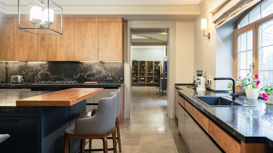 Дом с теннисным котом в СНТ Пламя