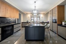 Дом с теннисным котом в СНТ Пламя