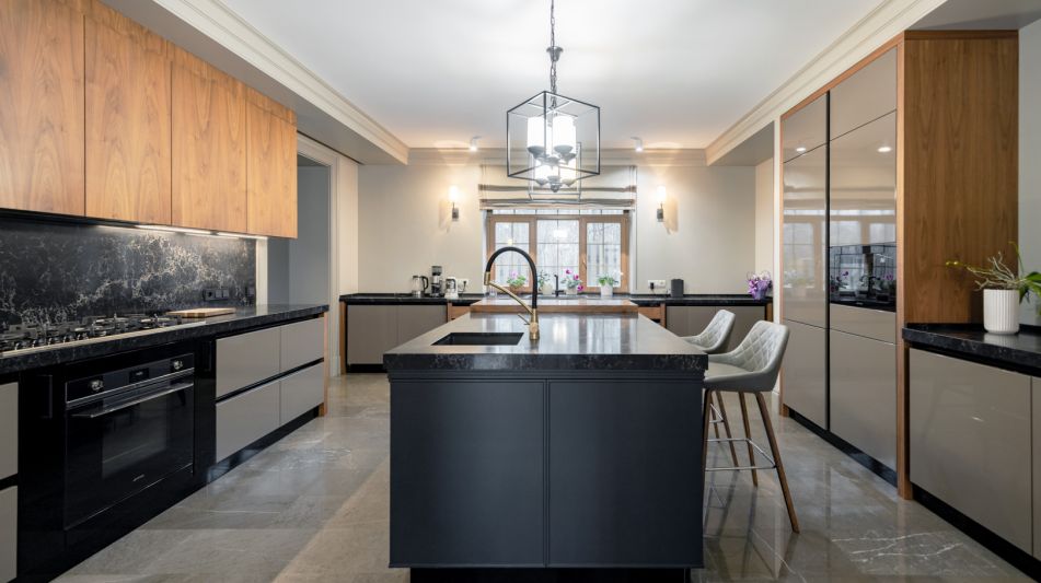 Дом с теннисным котом в СНТ Пламя