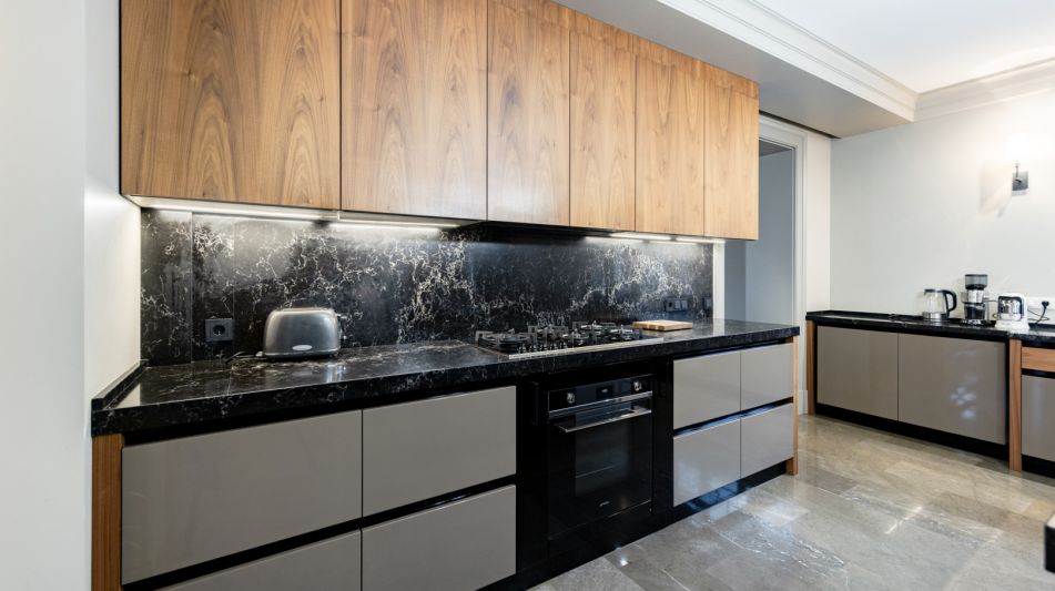 Дом с теннисным котом в СНТ Пламя