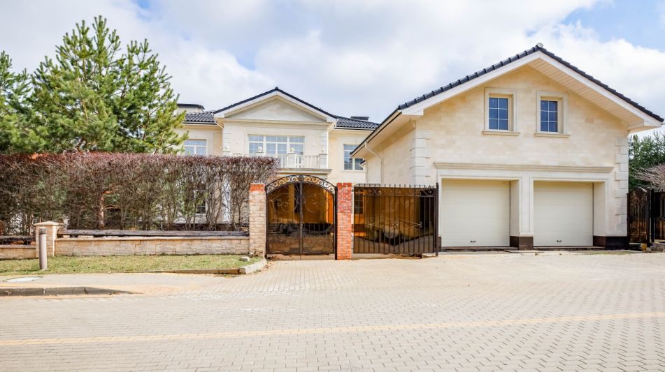 Дом под отделку в Ренессанс парке