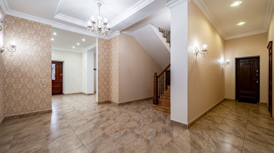 Классический дом в Папушево парке