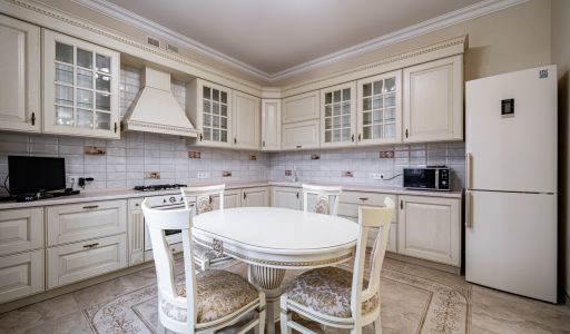 Классический дом в Папушево парке