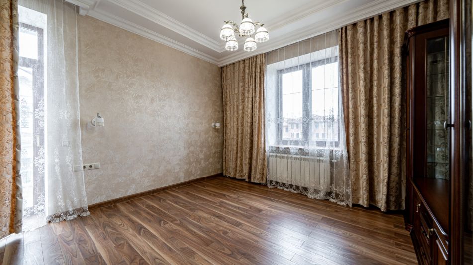 Классический дом в Папушево парке