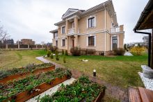 Классический дом в Папушево парке