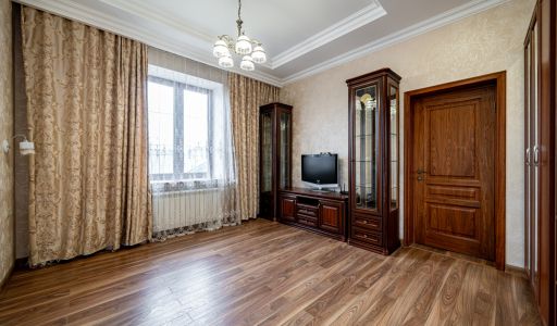 Классический дом в Папушево парке