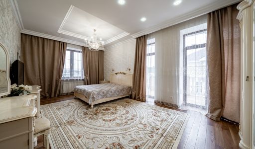 Классический дом в Папушево парке