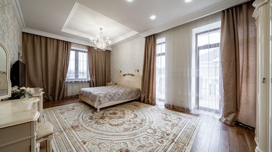 Классический дом в Папушево парке