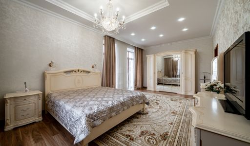 Классический дом в Папушево парке