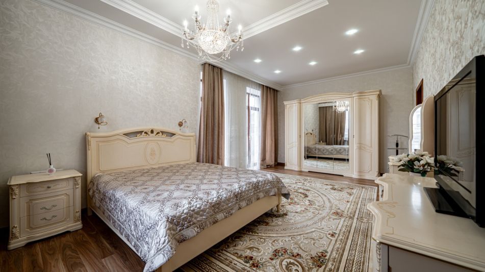 Классический дом в Папушево парке